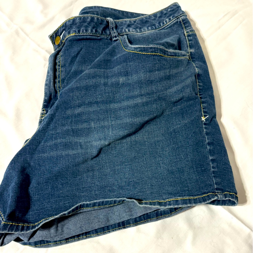 Lane Bryant venezia jean shorts 26